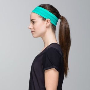 Lululemon Fly Away Tamer Headband